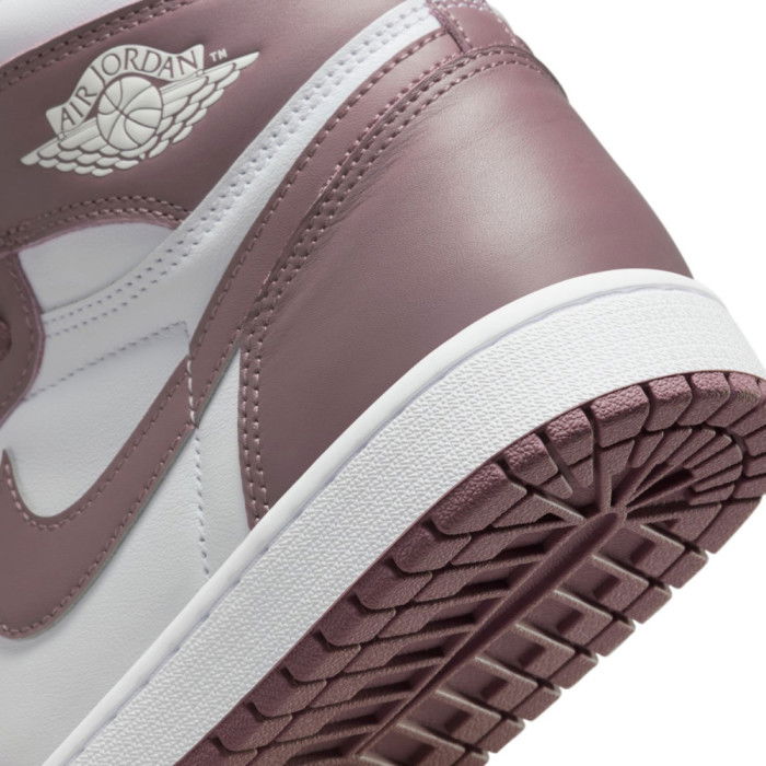 Air Jordan 1 Retro High OG Mauve