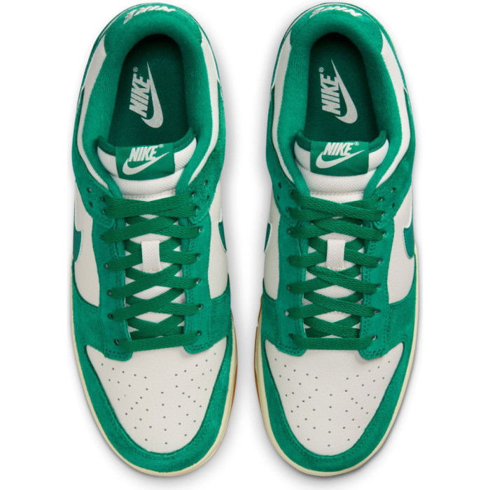 Nike Dunk Low SE Malachite Gum