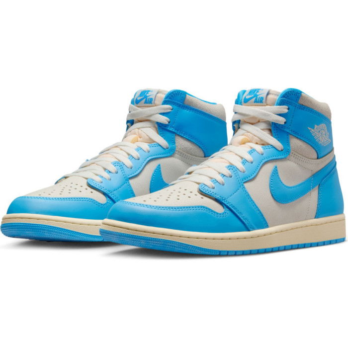 Air Jordan 1 Retro High OG UNC reimmaginato