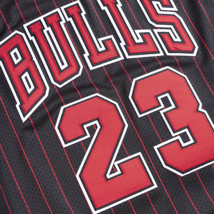 Authentic Jersey '96 Chicago Bulls Ajy4ac18126-cbublck96mjo-2xl NBA